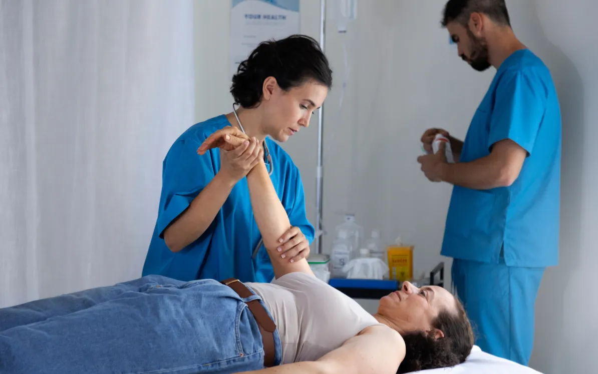 Orthopedic Physical Therapy vs Pain Medication: Which Works Better?